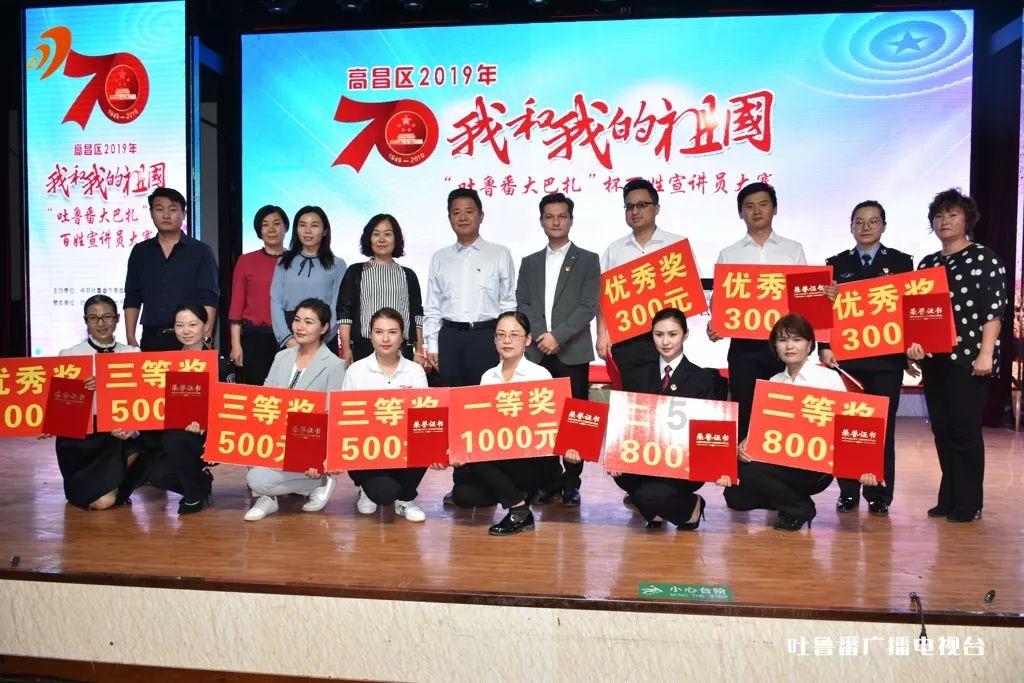 攻防一体！杨瀚森大帽梅克梦幻脚步戏耍对手 单臂劈扣震惊四座